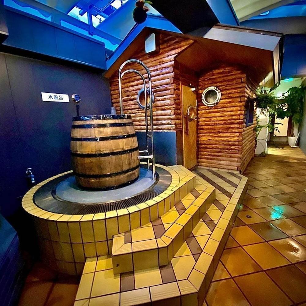 Capsule Inn Osaka - Caters To Men Exteriör bild